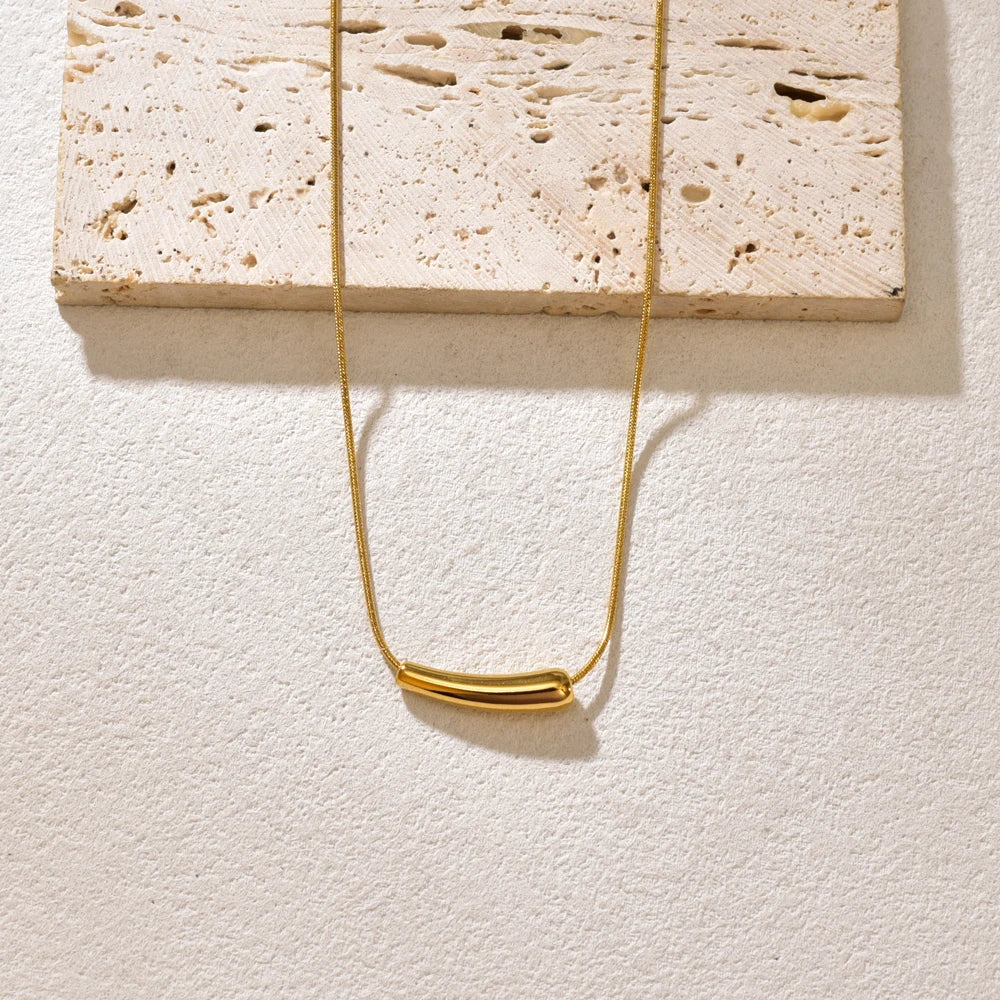 Flo Curve Necklace