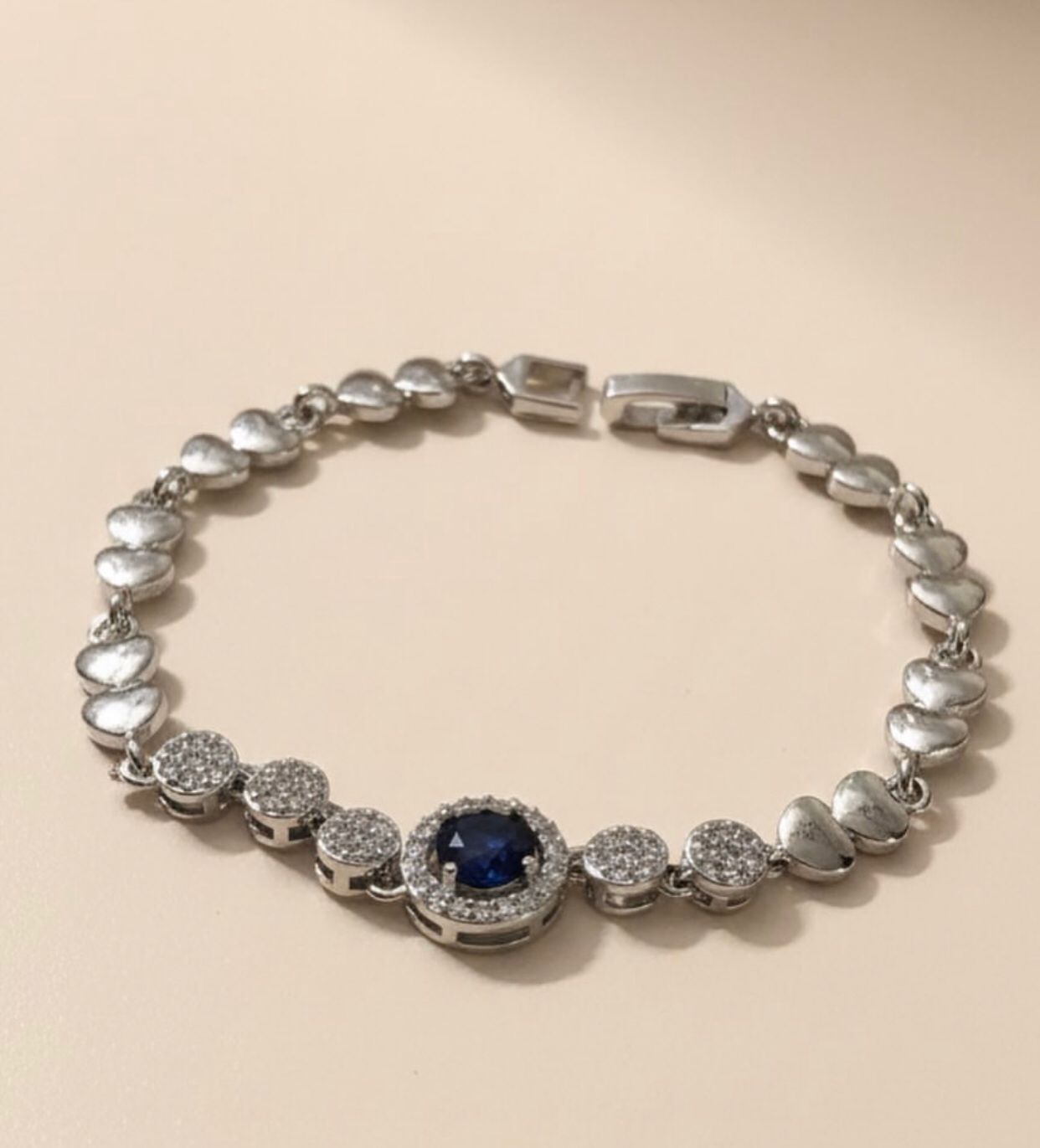 Elegant Adjustable Bracelet – Stylish Everyday Accessory